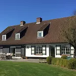 Logies De Meerkoet